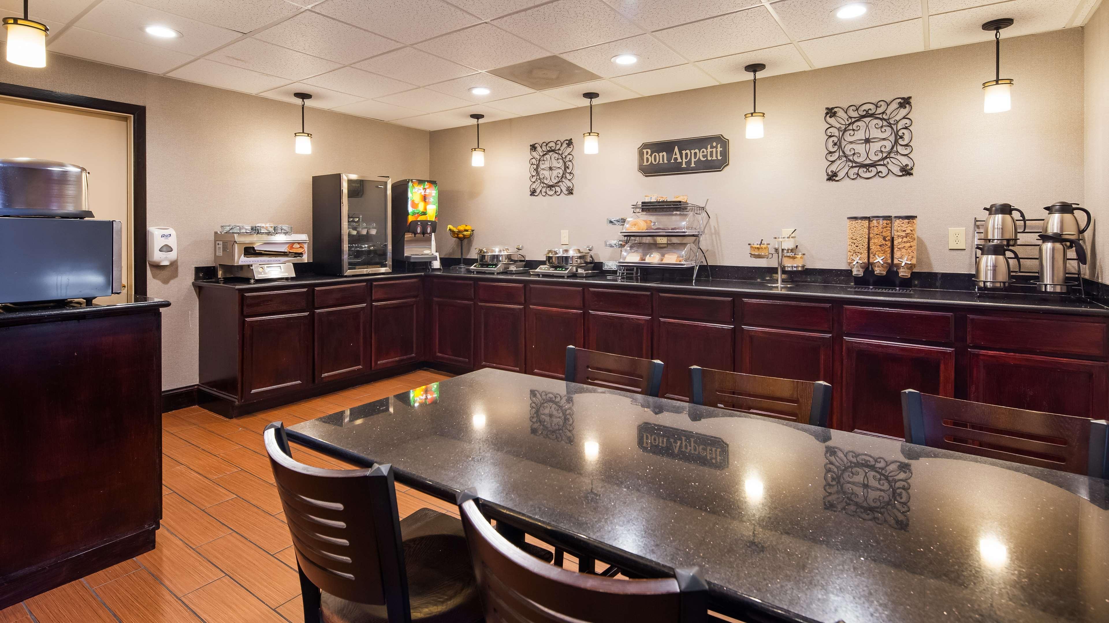 Best Western Plus Russellville Hotel & Suites Екстер'єр фото