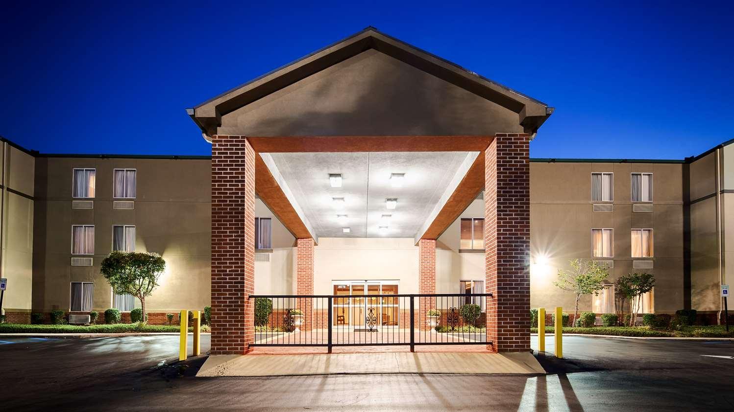 Best Western Plus Russellville Hotel & Suites Екстер'єр фото